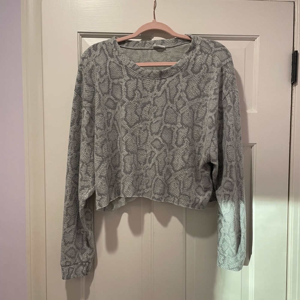 LE LIS Cropped Sweater | size small |